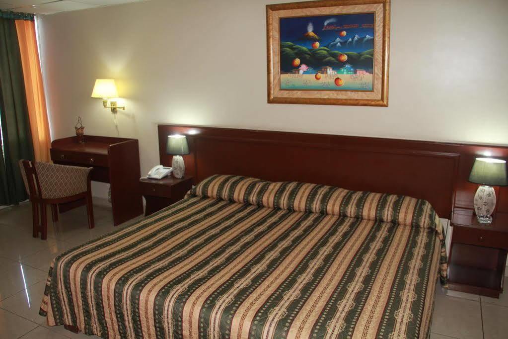 Hotel La Torre Guayaquil Exterior foto